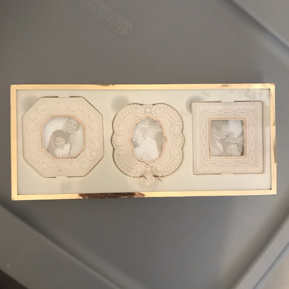 Small picture frames
